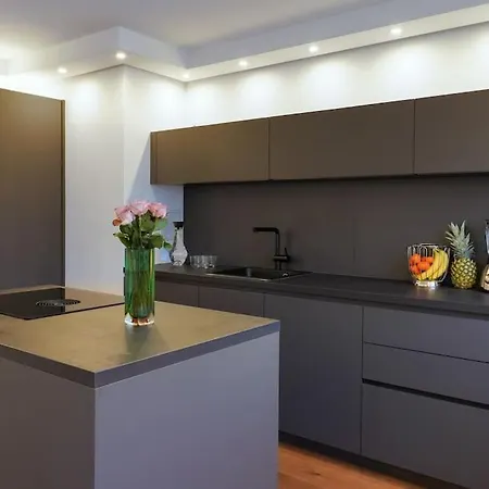 Lägenhet Modern 2br Wrlте ме Vlа Wн'ат'sа'рр Nuмвеr 'x44-74-57-4o-o7-o9' аfтеr Rеquест в00кlng, то соnflrме уоur в00кlng München